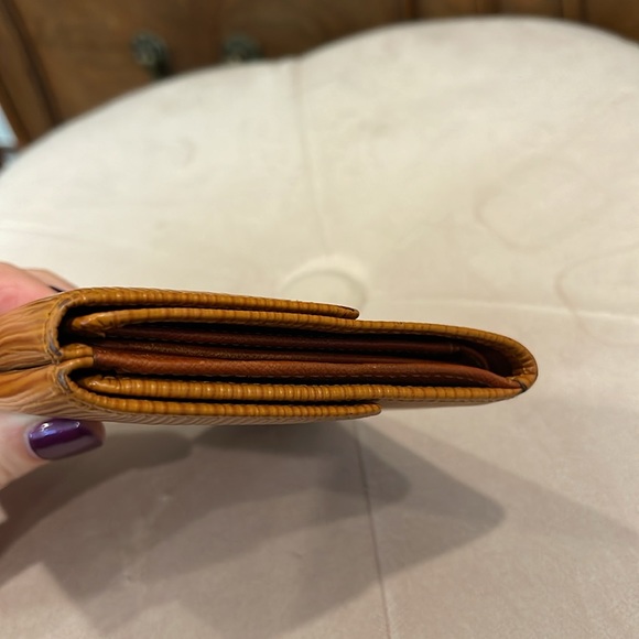 Louis Vuitton Epi Noe Wallet - Picture 8 of 16
